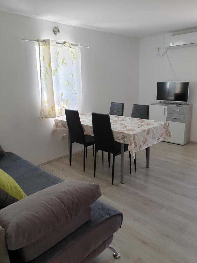 Apartma Patricija - Big Apartment For 6 Tolmin Luaran gambar