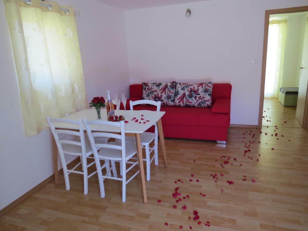 Apartma Patricija - Big Apartment For 6 Tolmin Luaran gambar
